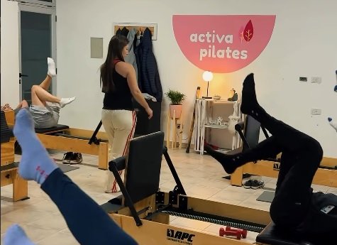 Interior del estudio Activa Pilates en Castelar - Equipamiento Reformer